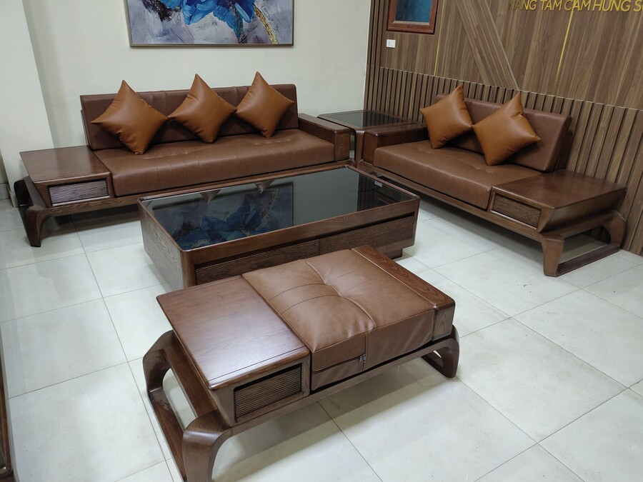 Sofa gỗ chân xoắn khi đặt hàng tại Thiên Phú quý khách được thoải mái lựa chọn chất liệu đệm, màu sắc da nỉ phù hợp không gian nội thất của mình