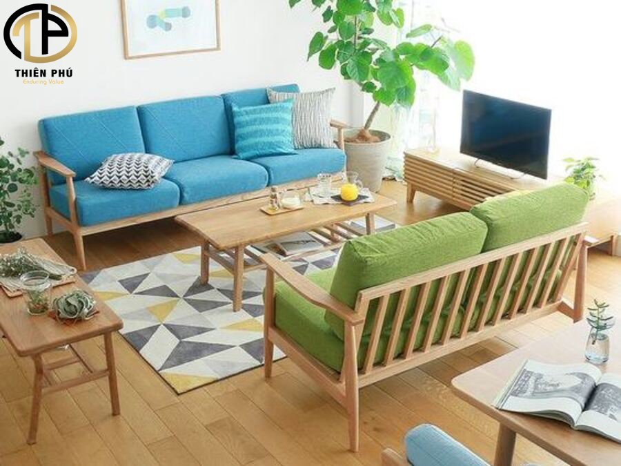 Sofa gỗ có chân tạo thông thoáng hơn cho không gian phòng khách nhỏ hẹp