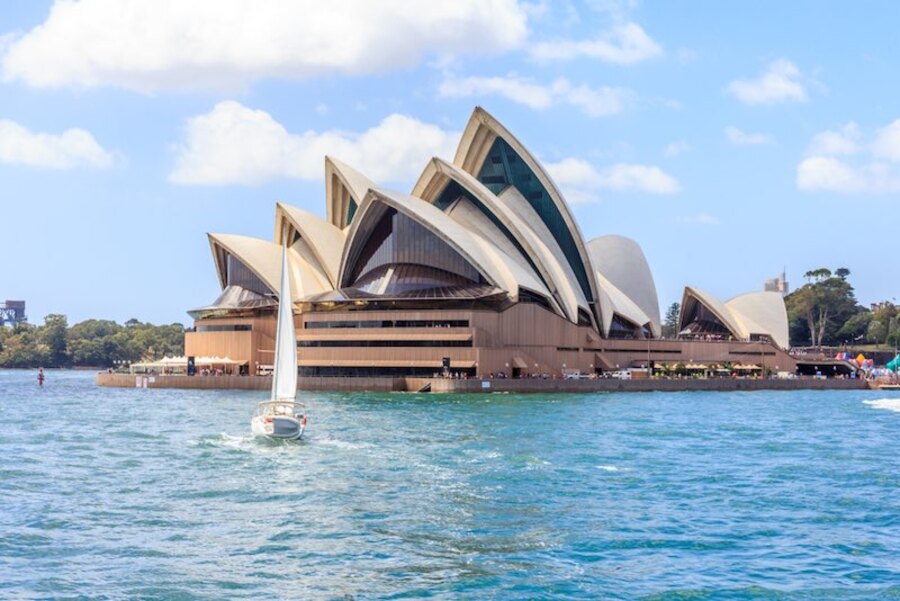 Nhà hát Sydney Opera House là một trong những công trình kiến trúc đặc sắc nhất thế giới