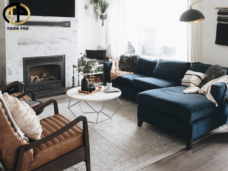 Sofa và thảm phòng khách bài trí theo phong cách châu Âu